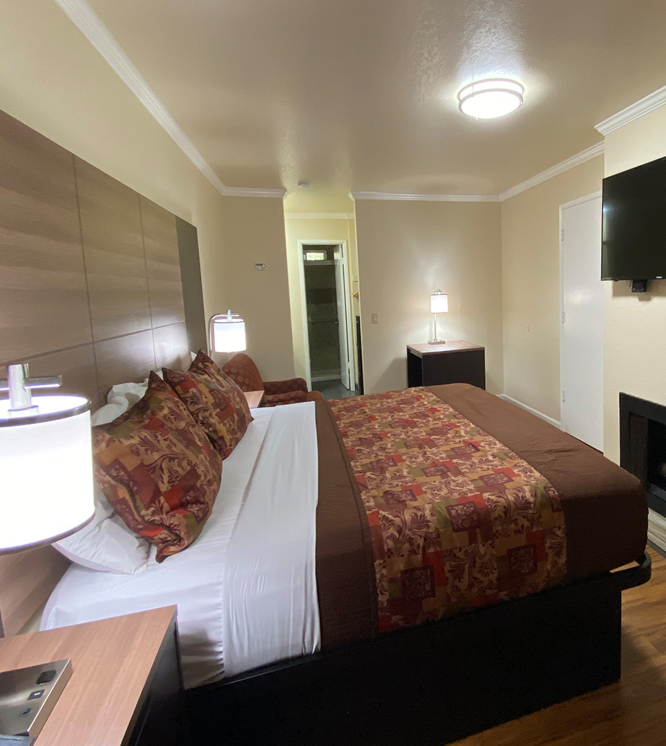 TAKE A CLOSER LOOK AT WHAT AWAITS YOU AT OUR BEAUTIFUL CAYUCOS HOTEL
