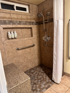 Beachwalker Inn & Suites Cayucos - Bathroom