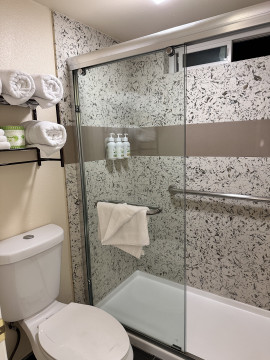 Beachwalker Inn & Suites Cayucos - Bathroom