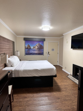 Beachwalker Inn & Suites Cayucos - King Standard Guest Room