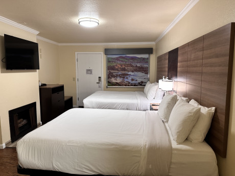 Beachwalker Inn & Suites Cayucos - Two Queen Beds Guest Room