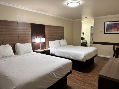 Beachwalker Inn & Suites Cayucos - Two Queen Beds Guest Room
