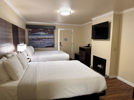 Beachwalker Inn & Suites Cayucos - Two Queen Beds Guest Room